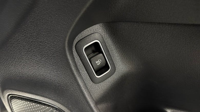 Mercedes-Benz CLA 180 AMG Line Premium Plus 4dr Tip Auto Petrol Saloon